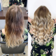 Die Ausgangshaarfarbe war dunkelblond mit restlichen blonden Spitzen. Der Kundenwunsch war eine helle Balayage. Dies wurde mit Paintings erarbeitet und anschließend in einem schönen Vanilla Cream Blondton veredelt.