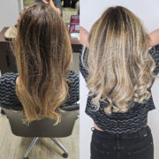 Bei dieser Balayage wurde eine spezielle Blondierung angewendet, um eine strahlende Grundlage zu schaffen. Anschließend verlieh ein geschicktes Glossing der Balayage den finalen Schliff – eine harmonische Verschmelzung von Beige-Gold und Beige-Silber, die einen ansprechenden, sandigen Ton erzeugte. Das Ergebnis ist eine gelungene Symbiose aus Natürlichkeit und Eleganz.