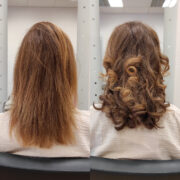 Eine beeindruckende Haarverdichtung, die wir mit hochwertigen Hairtalk Extensions durchgeführt haben. Unsere Kundin kam mit schulterlangem Haar zu uns und wünschte sich mehr Fülle und Volumen. Um ein besonders natürliches Ergebnis zu erzielen, haben wir zwei verschiedene Farben ausgewählt, die perfekt auf ihre eigene Haarfarbe abgestimmt sind.Diese Kombination sorgt für einen harmonischen Übergang und ein lebendiges, volles Haarbild. Nach der Behandlung wirkt das Haar gesünder, voller und lebendiger.
