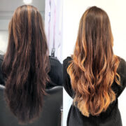 Ein ausdrucksstarker Farbverlauf mit warmer Eleganz und natürlicher Tiefe. Die dunklere, schokoladige Basis bildet den perfekten Kontrast zu weich verlaufenden Highlights in Kupfer-, Karamell- und Honigtönen, die dem Haar Lebendigkeit und Wärme verleihen. Die fließenden Übergänge dieser Balayage sorgen für ein harmonisches Gesamtbild und lassen die Längen besonders weich und glänzend wirken. Ein sinnlicher, moderner Look, der Natürlichkeit mit einem Hauch von Wärme und Raffinesse verbindet.